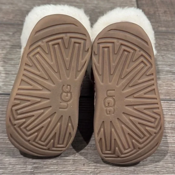 Ugg Jorie Spots Metallic Rainbow Shimmering Lined Sheepskin Boot Baby SZ 4/5 EUC - Picture 12 of 14